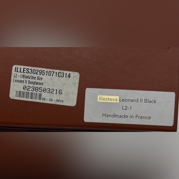 NWT illesteva Black Sunglasses Leonard II E
Made in France - Picture 10 of 10